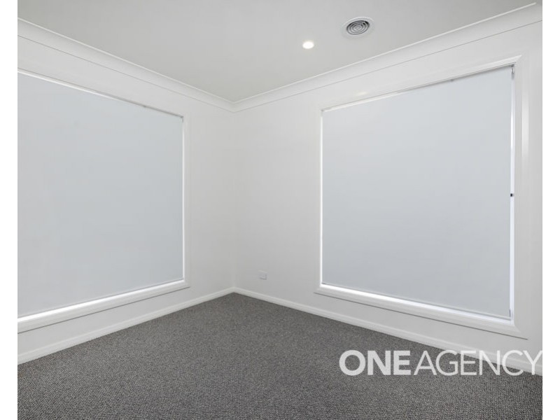 2 UNAIPON STREET, Lloyd NSW 2650