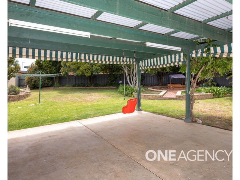 10 CORELLA  PLACE, Estella NSW 2650