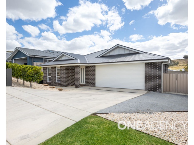 12 NOLAN STREET, Lloyd NSW 2650