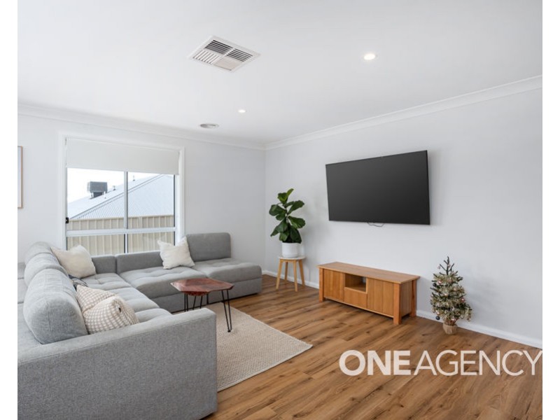 12 NOLAN STREET, Lloyd NSW 2650