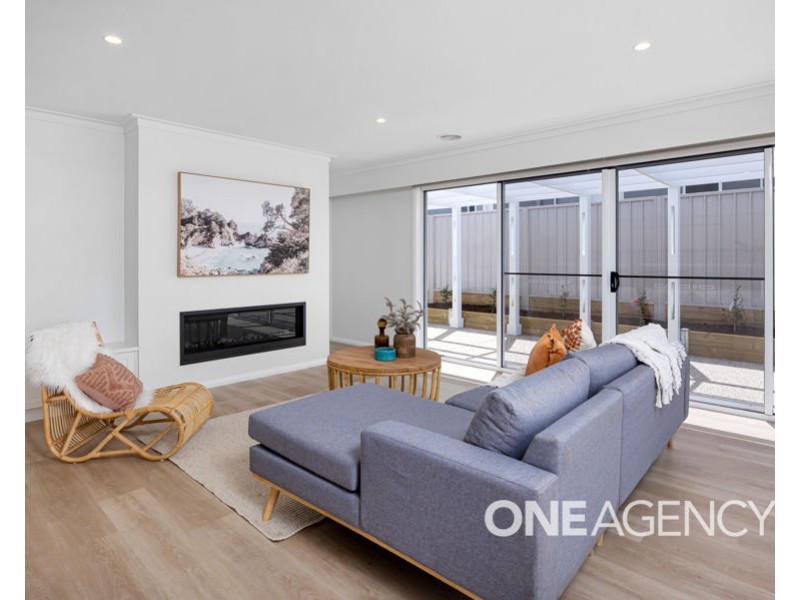 14 BONDI CRESCENT, Gobbagombalin NSW 2650