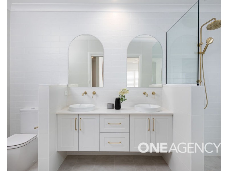 14 BONDI CRESCENT, Gobbagombalin NSW 2650