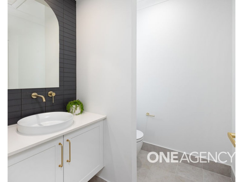 14 BONDI CRESCENT, Gobbagombalin NSW 2650