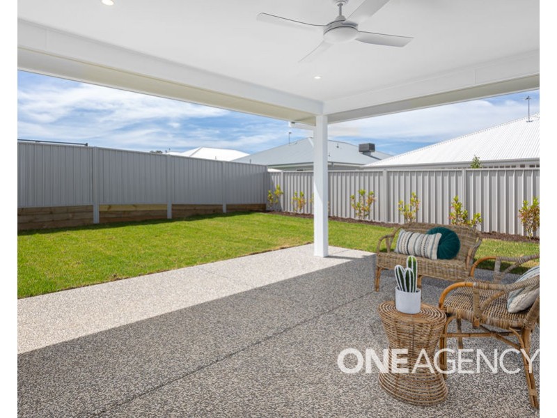 14 BONDI CRESCENT, Gobbagombalin NSW 2650