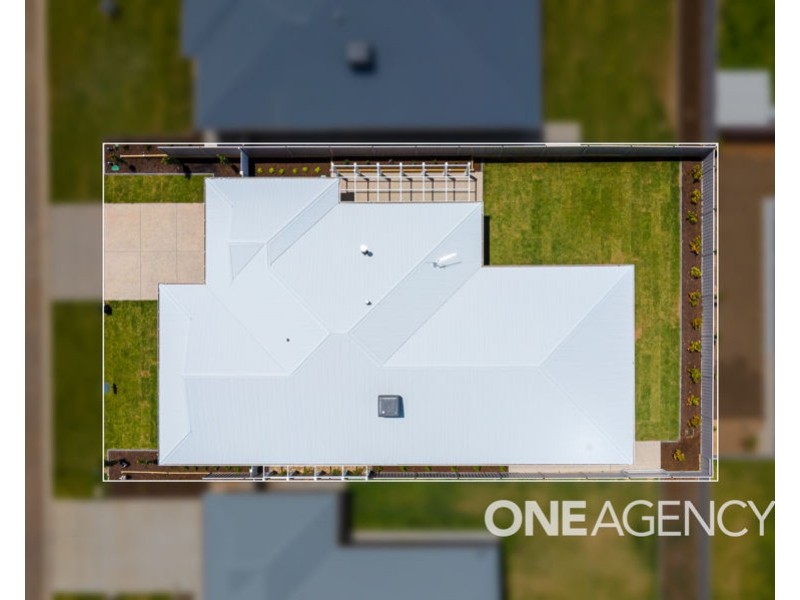 14 BONDI CRESCENT, Gobbagombalin NSW 2650