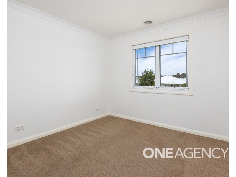 16 KELLERMAN CRESCENT, Boorooma NSW 2650