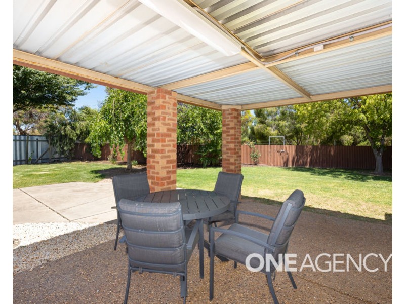 31 WARRAMBOOL CRESCENT, Glenfield Park NSW 2650