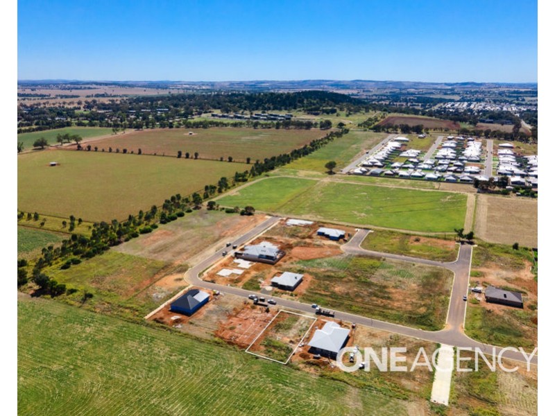 41 VALENCIA DRIVE, Gobbagombalin NSW 2650