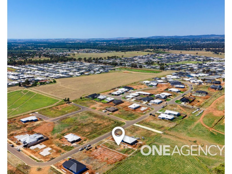 41 VALENCIA DRIVE, Gobbagombalin NSW 2650