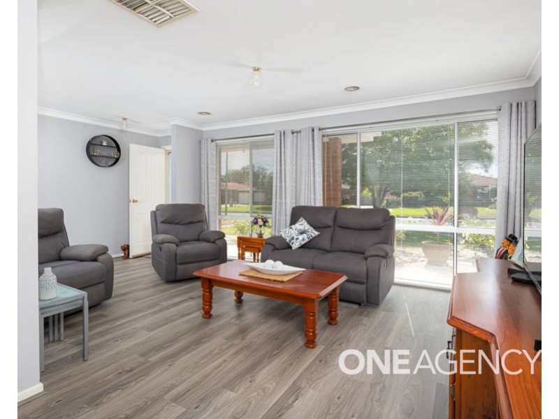 10 NARDOO STREET, Glenfield Park NSW 2650