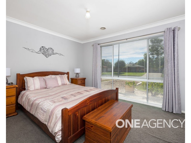 10 NARDOO STREET, Glenfield Park NSW 2650