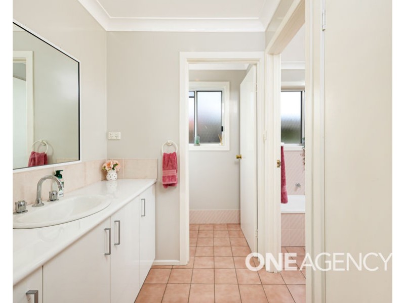 10 NARDOO STREET, Glenfield Park NSW 2650