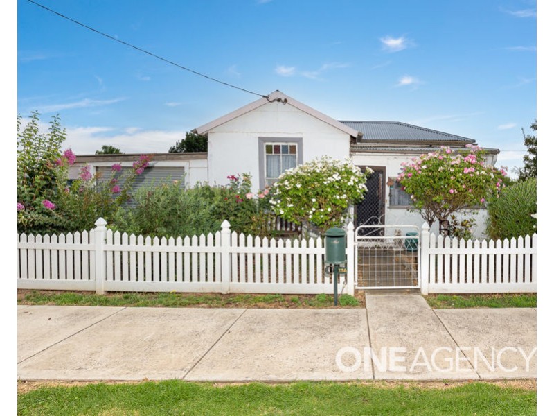 13A ANGEL STREET, Lake Albert NSW 2650