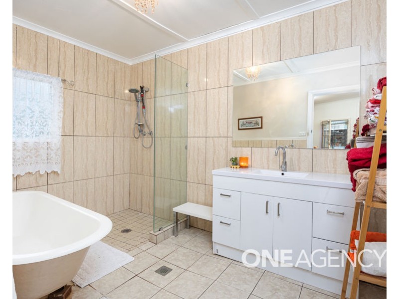 13A ANGEL STREET, Lake Albert NSW 2650