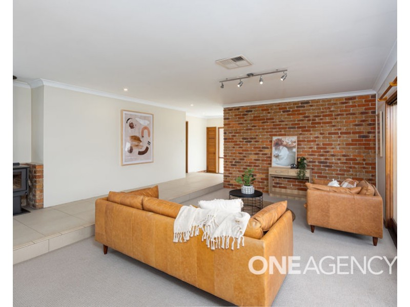 12 MAGNOLIA PARADE, Lake Albert NSW 2650
