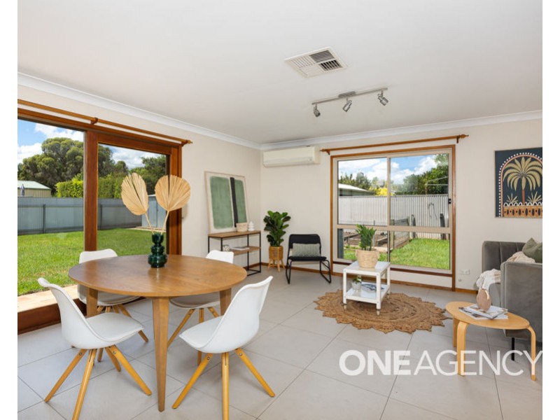 12 MAGNOLIA PARADE, Lake Albert NSW 2650