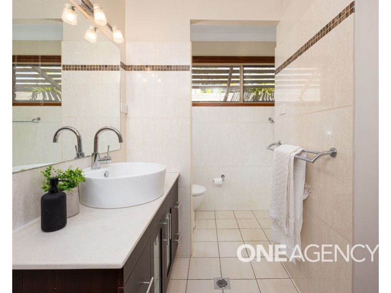 12 MAGNOLIA PARADE, Lake Albert NSW 2650