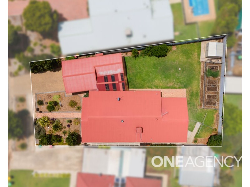 12 MAGNOLIA PARADE, Lake Albert NSW 2650