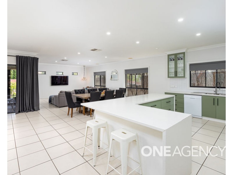 50 KANSAS DRIVE, Tolland NSW 2650