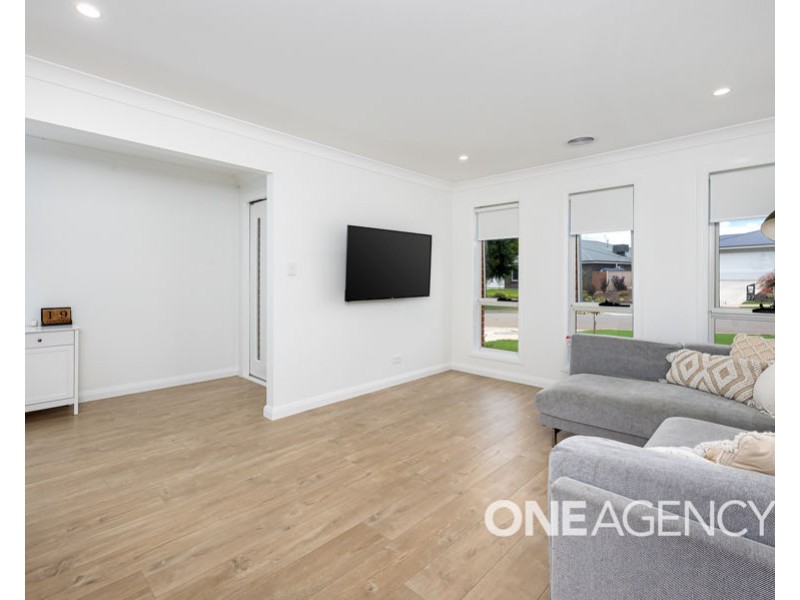 22 WATSON BOULEVARD, Lloyd NSW 2650