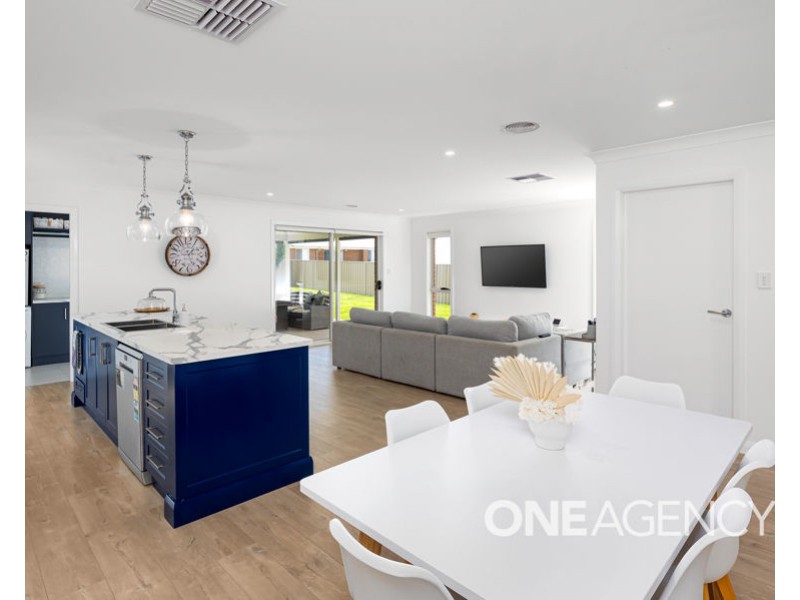 22 WATSON BOULEVARD, Lloyd NSW 2650