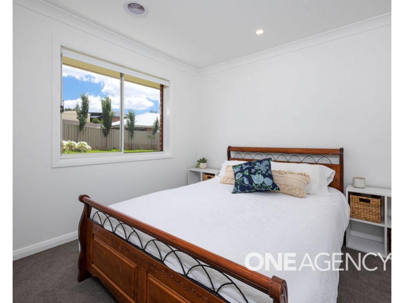 22 WATSON BOULEVARD, Lloyd NSW 2650