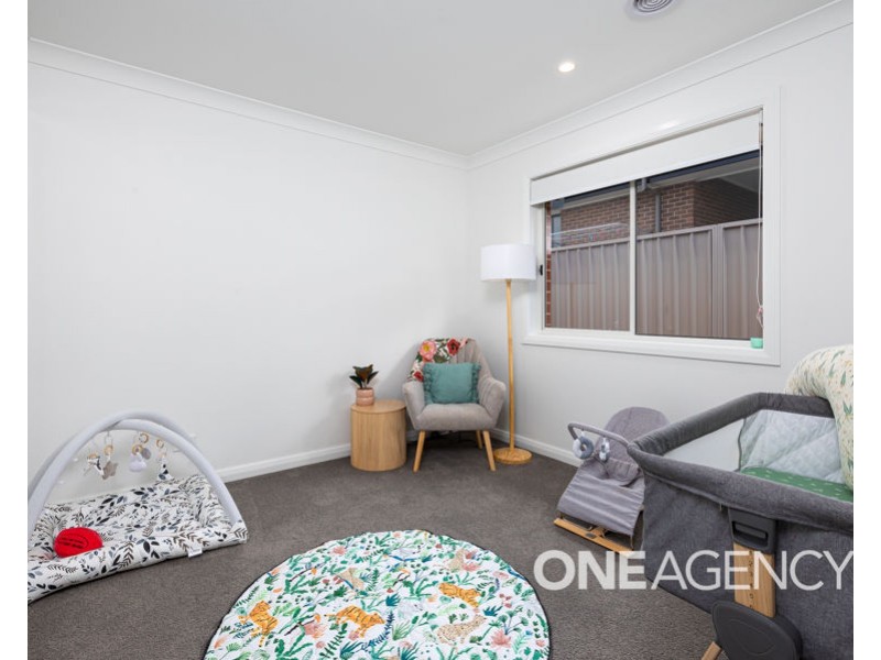 22 WATSON BOULEVARD, Lloyd NSW 2650