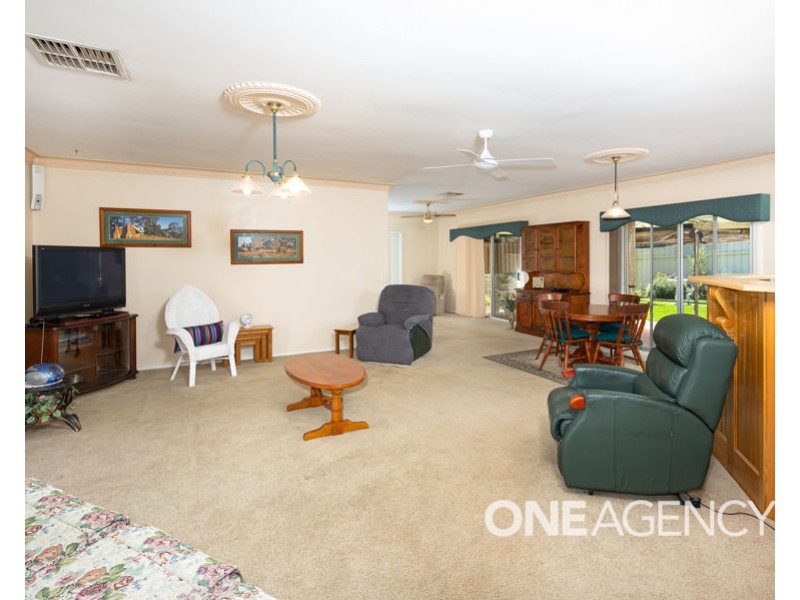 1 ACACIA STREET, Kooringal NSW 2650