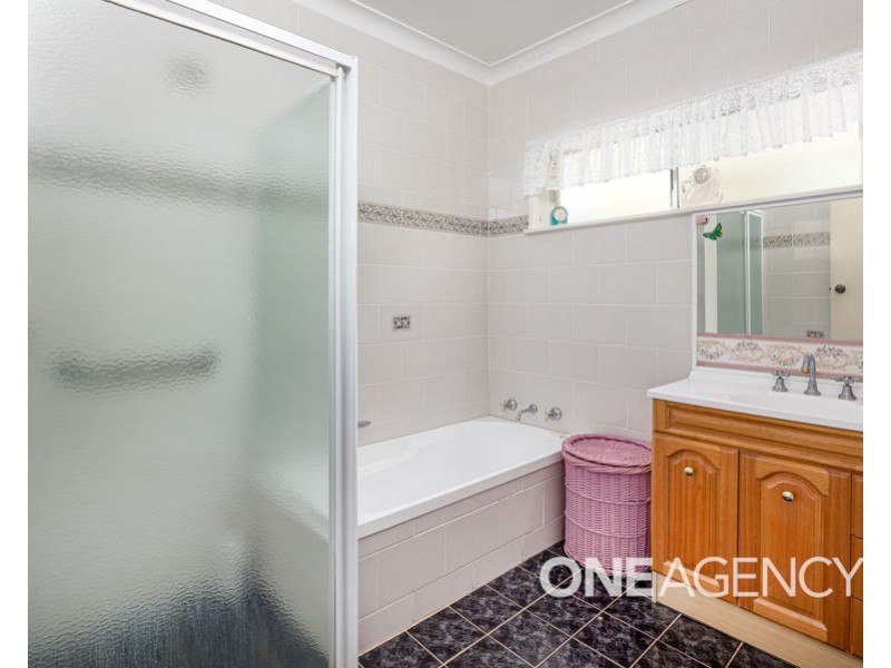 1 ACACIA STREET, Kooringal NSW 2650