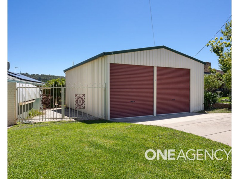 1 ACACIA STREET, Kooringal NSW 2650