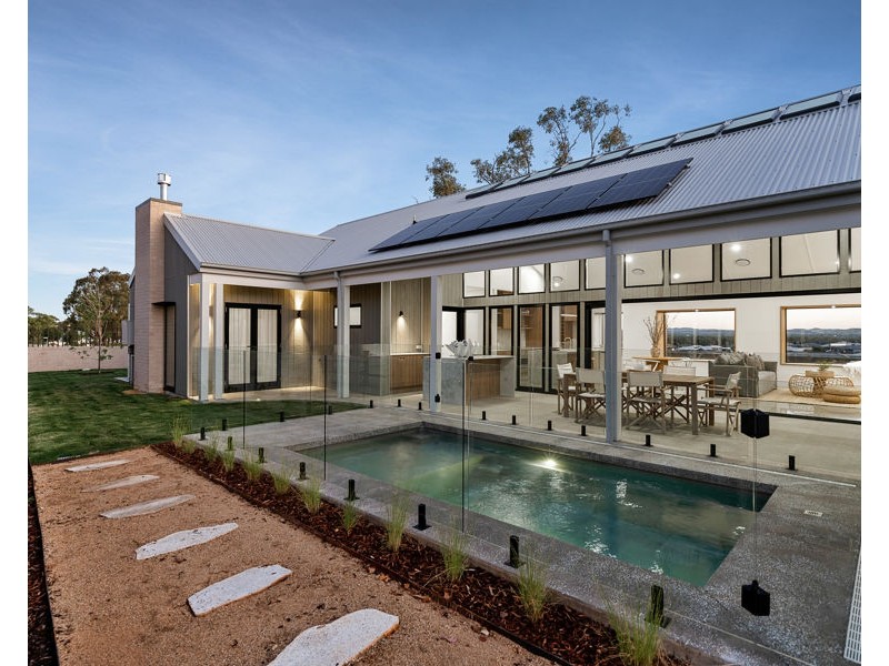 11 JUMBUCK DRIVE, Gobbagombalin NSW 2650