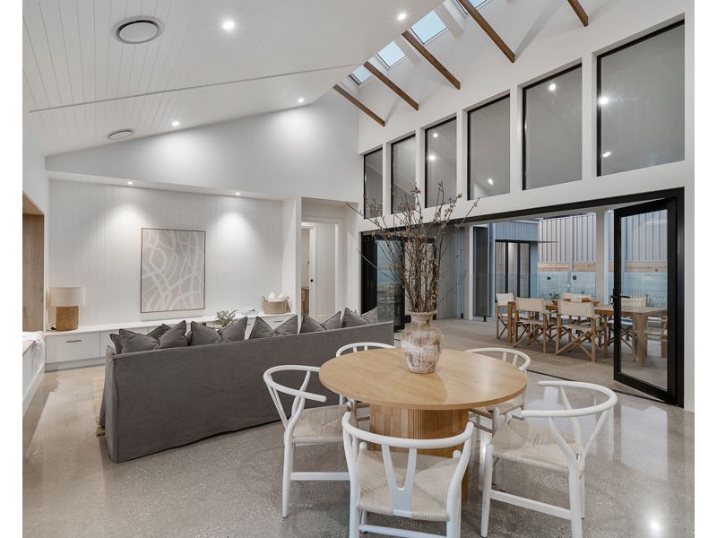 11 JUMBUCK DRIVE, Gobbagombalin NSW 2650