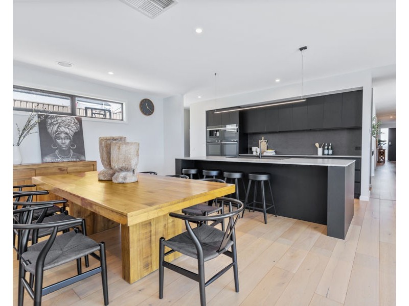 7 BONNER STREET, Lloyd NSW 2650