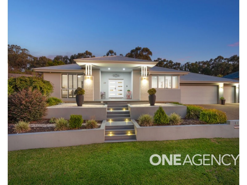 29 KANSAS DRIVE, Tolland NSW 2650