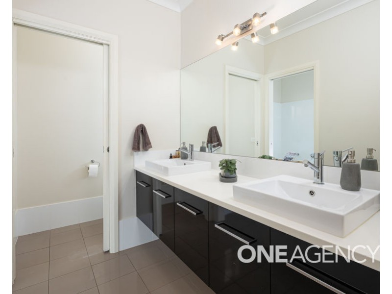 29 KANSAS DRIVE, Tolland NSW 2650