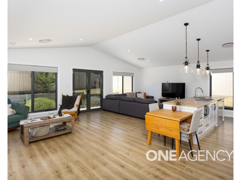 73 PARADISE DRIVE, Gobbagombalin NSW 2650