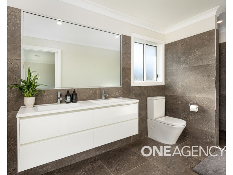 15 MULLAGH CRESCENT, Boorooma NSW 2650