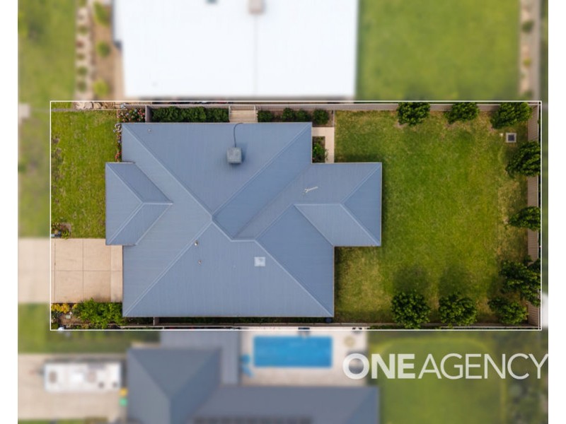 15 MULLAGH CRESCENT, Boorooma NSW 2650