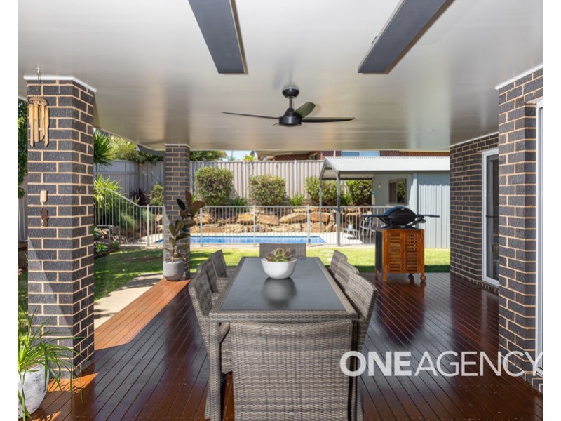25 WATSON BOULEVARD, Lloyd NSW 2650
