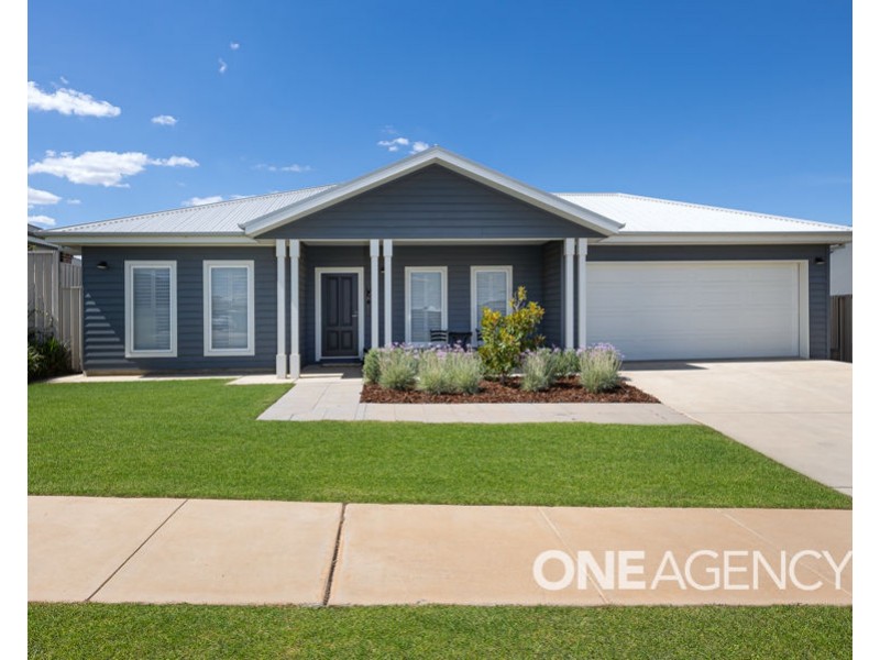 40 MUTTAMA PARADE, Gobbagombalin NSW 2650