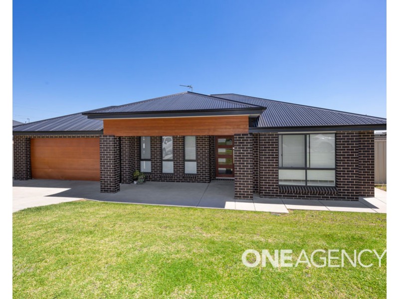 70 BARMEDMAN AVENUE, Gobbagombalin NSW 2650