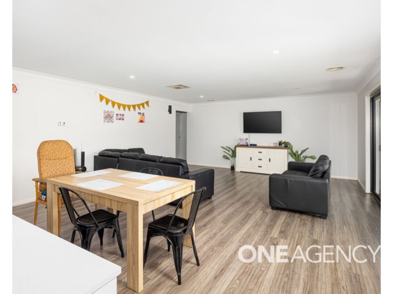 70 BARMEDMAN AVENUE, Gobbagombalin NSW 2650