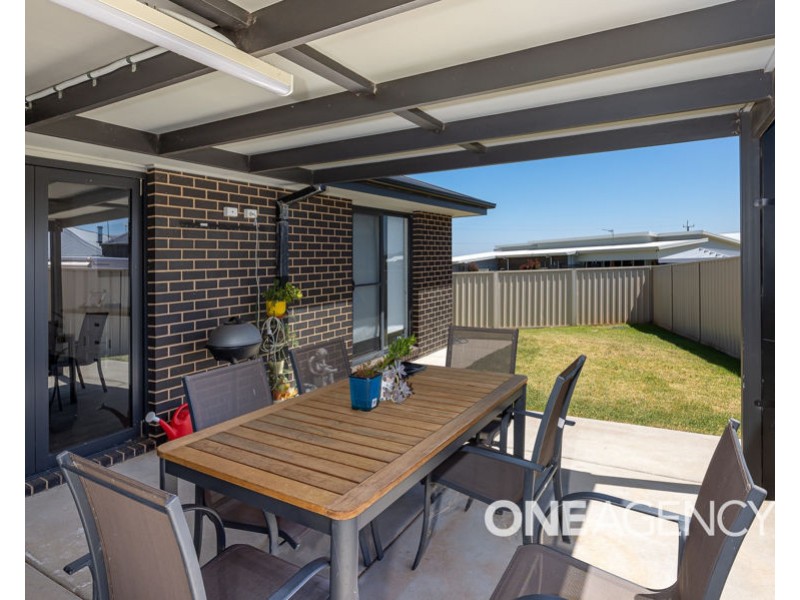 70 BARMEDMAN AVENUE, Gobbagombalin NSW 2650