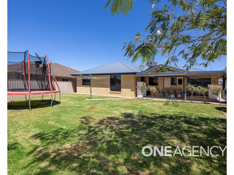 99 YENTOO DRIVE, Glenfield Park NSW 2650