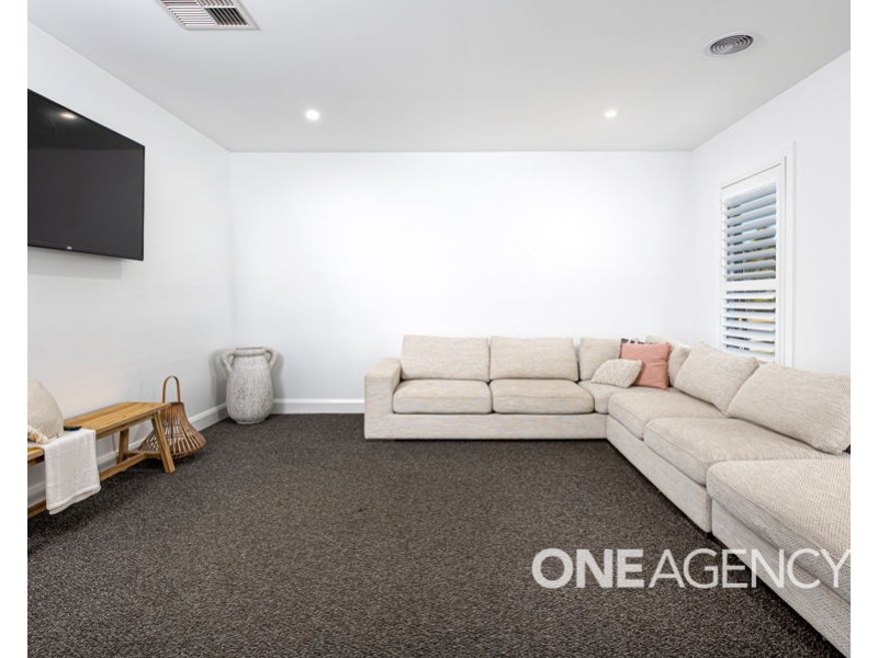 127 LAKEHAVEN DRIVE, Lake Albert NSW 2650