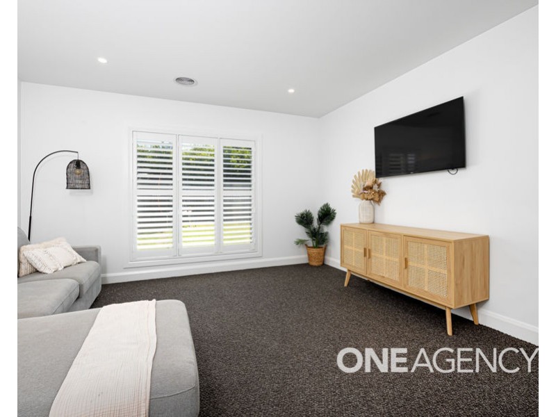 127 LAKEHAVEN DRIVE, Lake Albert NSW 2650