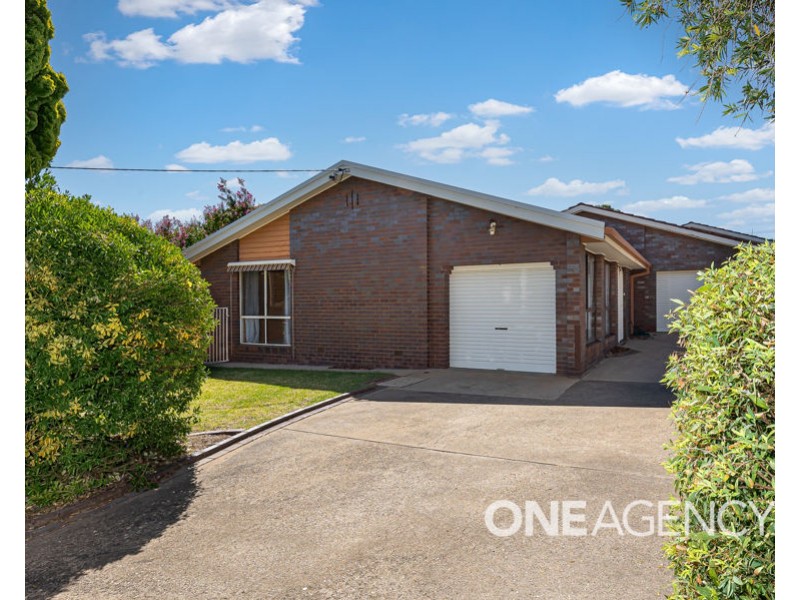 1/29 KENNEALLY STREET, Kooringal NSW 2650