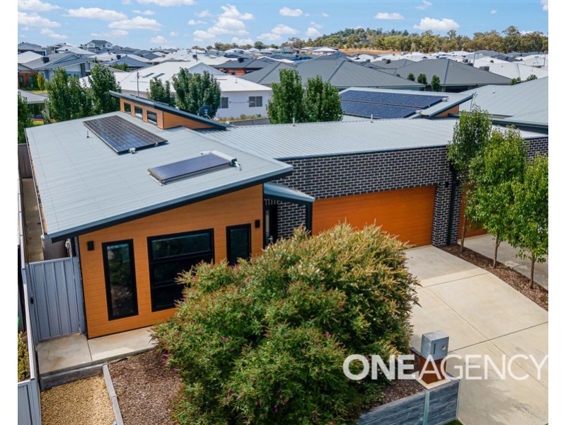 32 YENDA AVENUE, Gobbagombalin NSW 2650