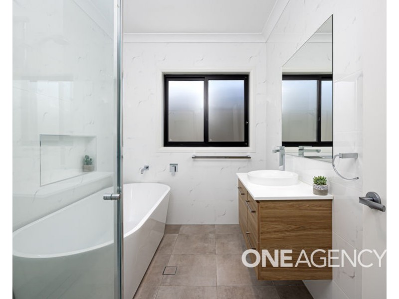 32 YENDA AVENUE, Gobbagombalin NSW 2650