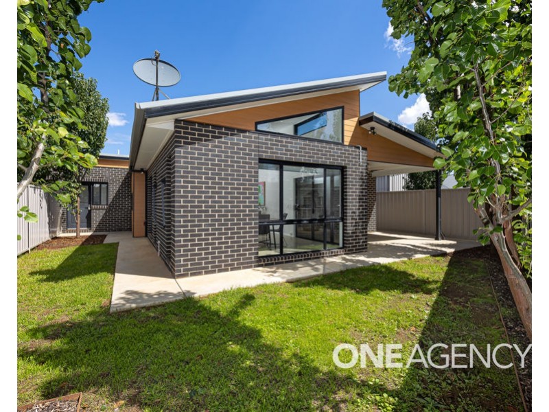 32 YENDA AVENUE, Gobbagombalin NSW 2650